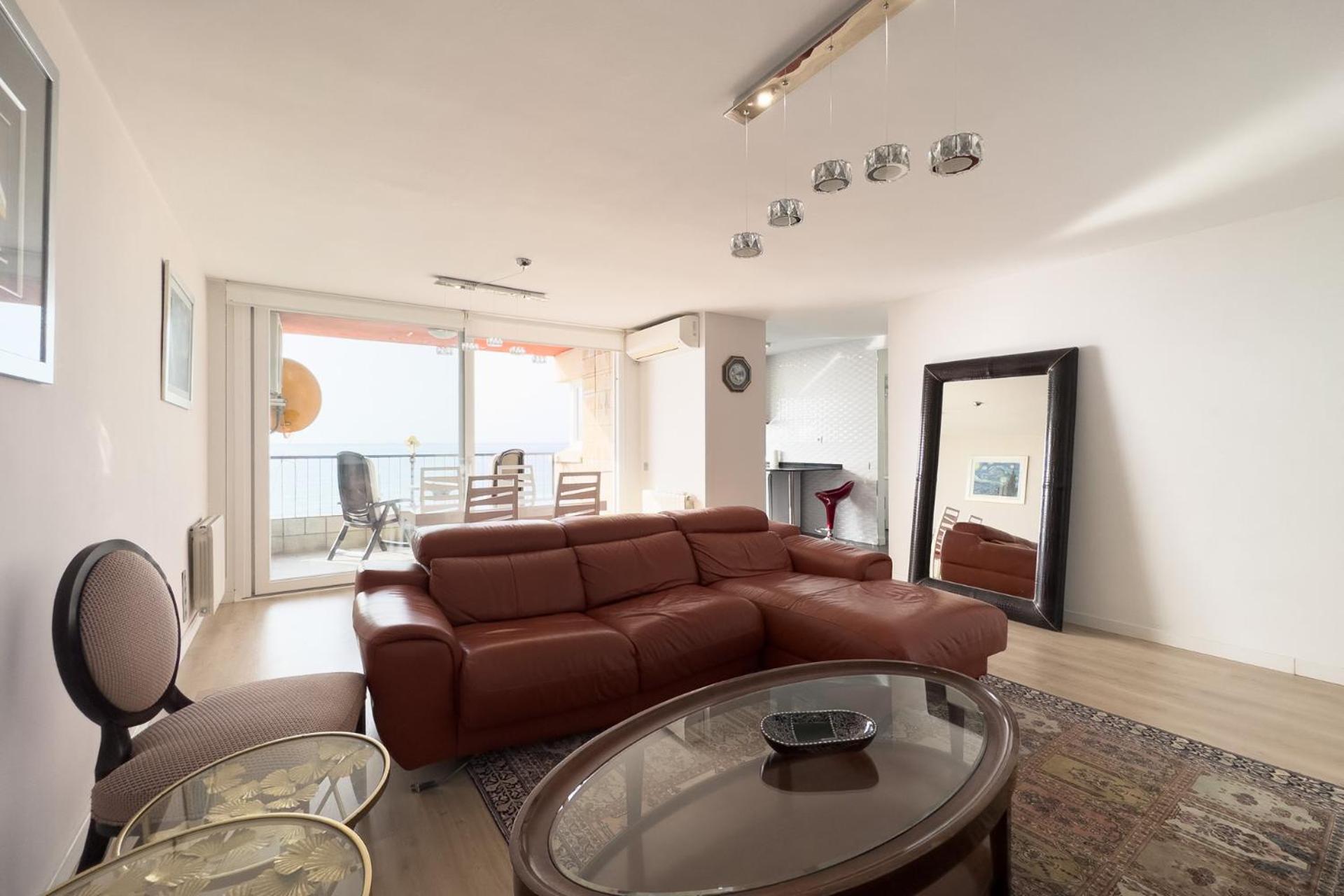 Impresionante Apartamento Delante Del Mar Vilassar De Mar Bagian luar foto