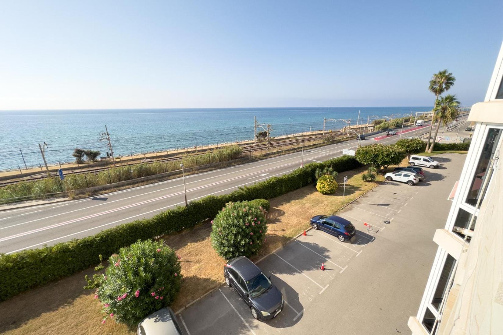 Impresionante Apartamento Delante Del Mar Vilassar De Mar Bagian luar foto